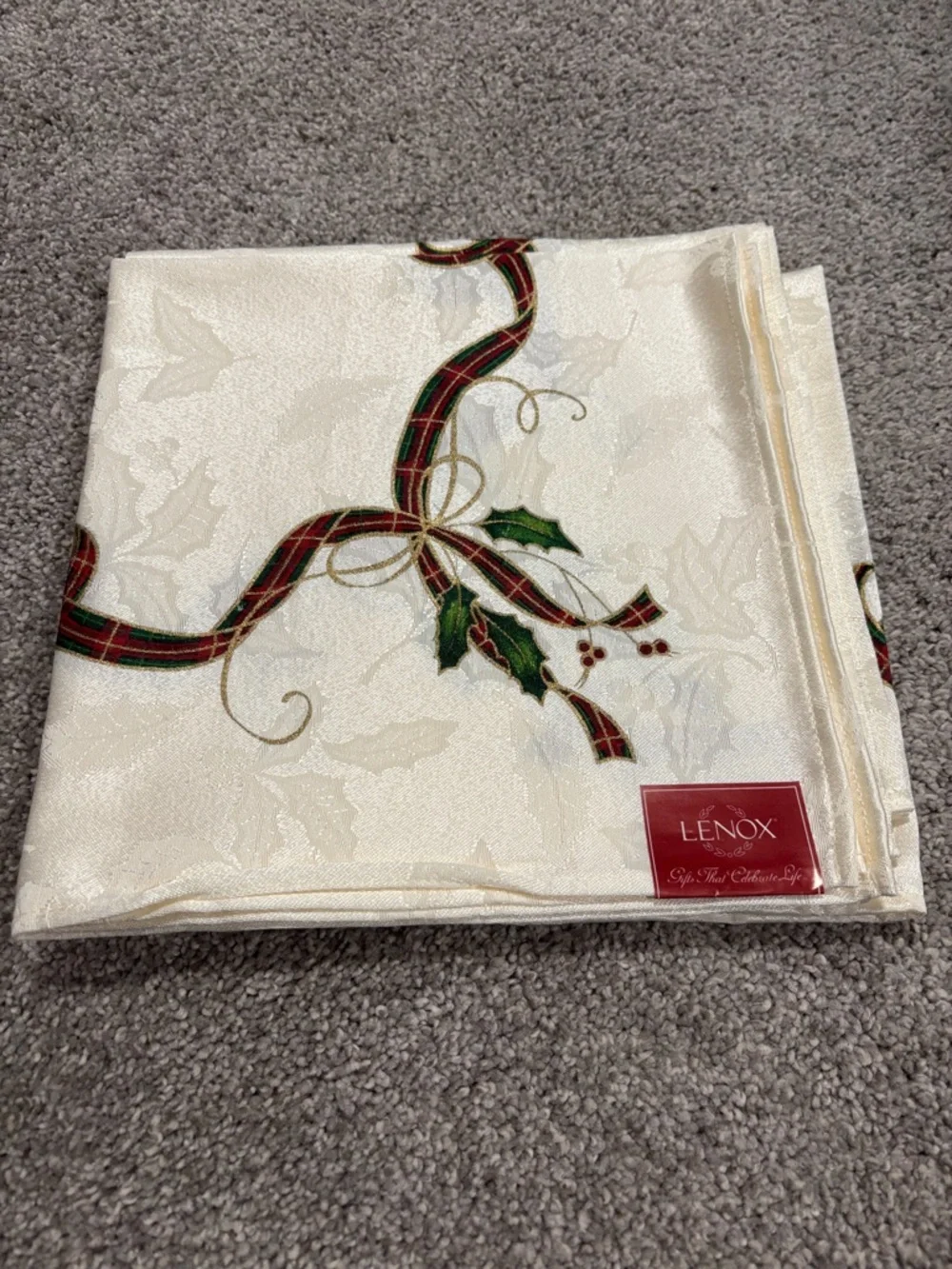 NWT Lenox Set Of 4 Holiday Nouveau Napkins